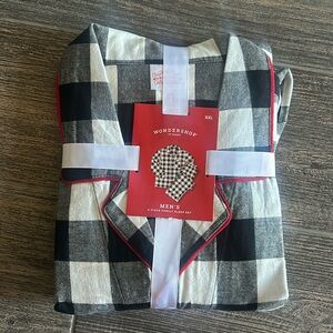 NEW! 2-piece White Buffalo Check Men’s Sleep Set